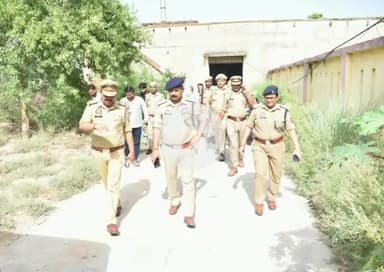 उरई: पुलिस अधीक्षक ने ऑपरेशन क्लीन के तहत ₹2.5 करोड़ की कीमत के नशीले पदार्थ को कराया नष्ट