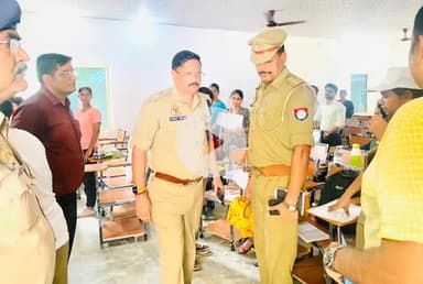 शाहजहांपुर: पुलिस अधीक्षक ने रिर्जव पुलिस लाइन में रिक्रूट आरक्षियों के प्रशिक्षण बैरकों और आवासीय परिसर का किया निरीक्षण