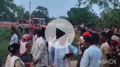 नानपारा: नवाबगंज क्षेत्र में राजस्व टीम ने सरकारी जमीन से हटवाया अवैध अतिक्रमण