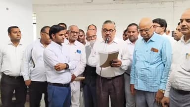 सिराथू: सर्किल रेट बढोत्तरी के खिलाफ अधिवक्ताओं ने सिराथू तहसील और रजिस्ट्री ऑफिस में किया प्रदर्शन #jansamasya