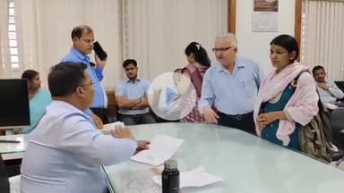 बिचौली हप्सी: नगर निगम कार्यालय में जनसुनवाई, निगमायुक्त ने सुनी लोगों की समस्याएँ