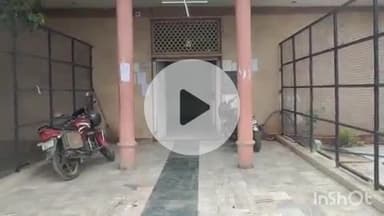 फिरोज़ाबाद: थाना उत्तर क्षेत्र में पुराने थाने के सामने कुछ दूरी पर नाली में मिला अज्ञात व्यक्ति का शव, शिनाख्त नहीं हुई