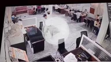 झांसी: कोतवाली थाना क्षेत्र में रियल स्टेट कंपनी के ऑफिस में युवक ने की तोड़फोड़, घटना सीसीटीवी कैमरे में कैद