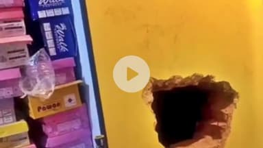 कांके: पिठोरिया थाना क्षेत्र में अज्ञात चोरों ने ज्वेलरी की दुकान में चोरी की घटना को दिया अंजाम