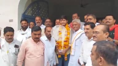 बीना: नीट परीक्षा में नगर के होनहार युवक को मिली 7459वीं रैंक, क्षत्रिय समाज ने प्रताप वार्ड स्थित निवास पर किया सम्मान