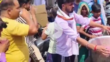 अमरोहा: अमरोहा जिले भर में कांग्रेसियों ने मनाया कांग्रेस नेता राहुल गांधी का जन्मदिन, बांटा शरबत