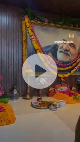 #नीमकरौरीधामइंदौर
#neemkarolimaharajji #neemkarolibabaashramtaos #neemkarolibaba❤️ #neemkarolibabaquotes #today