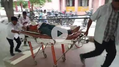 मंझनपुर: ककोढा गांव के पास टायर फटने से बेकाबू अल्टो कार डंपर से टकराई, चार की मौत और एक घायल, जिला अस्पताल में भर्ती