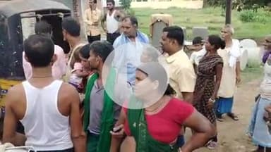 रहुई: रहुई ब्लॉक के पास दो ऑटो की आमने-सामने टक्कर, तीन लोग घायल