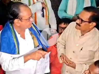 इचाक: डॉ. आरसी प्रसाद ने स्वास्थ्य मंत्री को सौंपा मांग पत्र, पंचायत स्तर पर चिकित्सक व केंद्रीय वेतनमान की मांग