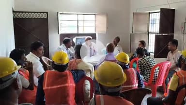 कुरसाकांटा: लैलोखर और जागीर परासी पंचायत में स्वच्छ सर्वेक्षण 2025 को लेकर स्वच्छता कर्मियों की समीक्षा बैठक सम्पन्न