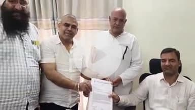 अनूपगढ़: व्यापार मंडल के पदाधिकारियों ने शस्त्र लाइसेंस नवीनीकरण का कार्य ADM को देने की मांग को लेकर SDM को ज्ञापन सौंपा