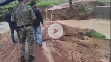 बेरो: बेडो से नरकोपी रेलवे स्टेशन को जोड़ने वाली सड़क का डायवर्सन बहा, आवागमन बाधित