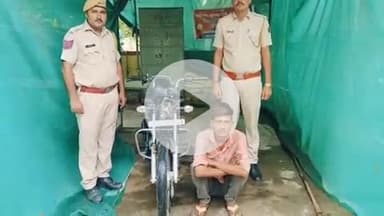 पीपलदा: इटावा पुलिस ने बाइक चोर को पकड़ा, मोटरसाइकिल बरामद, पूछताछ जारी