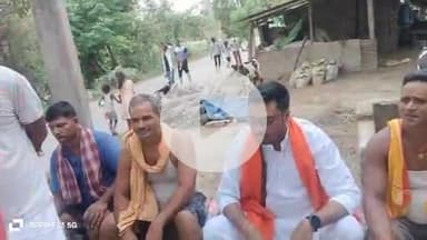#सीए अनुज कुमार जी बछौता पंचायत में उपहार स्वरूप श्री राम फोटो भेंट करते हुए छाता पानी का बोतल वितरण किया@सीए अनुजक