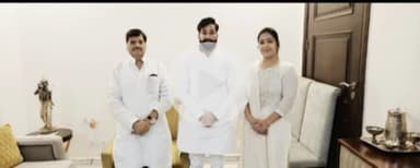 हमारे पिता तुल्य आदरणीय चाचा श्री शिवपाल सिंह यादव जी के आवास पर उनसे मुलाकात हुई और उनका आशीर्वाद प्राप्त हुआ।