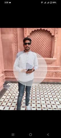 हरिओम सरिया पिता सुरेश सरिया गांव कचनारीया सुबह 8.30 बजे से घर से बाहर खेत पर घूमने गया था जब से लापता है
