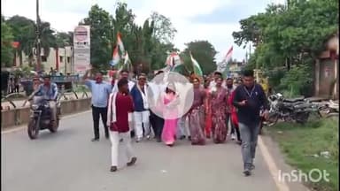 जगदलपुर: शहीद स्मारक में कांग्रेस नेताओं की मूर्तियों के तोड़फोड़ से गुस्साए कांग्रेसियों ने निगम आयुक्त से कार्रवाई की मांग की