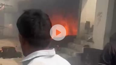 नौगावां सादात: नौगांवा के गांव दौलतपुर में घर में घुसकर मारपीट और आग लगाने के मामले में पुलिस ने 18 नामजद और एक अज्ञात के खिलाफ मुकदमा दर्ज किया