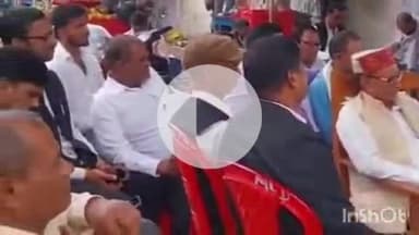 देेेवरिया: ऑनलाइन रजिस्ट्री के खिलाफ निबंधन कार्यालय पर अधिवक्ताओं ने दिया धरना