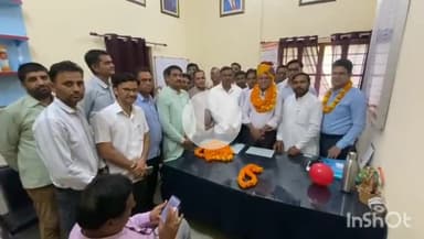 चूरू: संगठन ने सीडीईओ और डीईओ का सम्मान किया, डाक्टरेट की मानद उपाधि प्रदान करने पर किया सम्मान