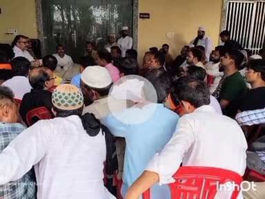 बरेली: बारादरी थाना परिसर में पीस कमेटी की मीटिंग, मोहर्रम को लेकर बरेली पुलिस अलर्ट, ताजिया बनाने वालों से चर्चा