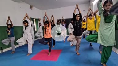 कोडरमा: सीडी हाई स्कूल में मादक पदार्थों के विरुद्ध राज्यव्यापी जागरूकता अभियान के तहत योग प्रतियोगिता का आयोजन किया गया