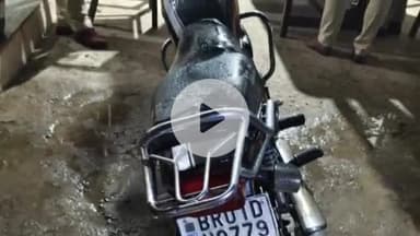 साहेबपुर कमाल: साहेबपुरकमाल NH31 गैस एजेंसी मोड़ के पास से देसी कट्टा, कारतूस, 4 मोबाइल व बाइक के साथ 3 युवक गिरफ्तार