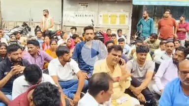 शाहजहांपुर: कोतवाली का घेराव करने के बाद भी विपक्षियों पर मुकदमा न लिखे जाने पर उद्योगपति ने दोबारा कोतवाली का घेराव किया