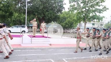 कटनी नगर: झिंझरी स्थित पुलिस लाइन में जनरल परेड का आयोजन, पुलिस अधीक्षक अभिनय विश्वकर्मा ने किया निरीक्षण