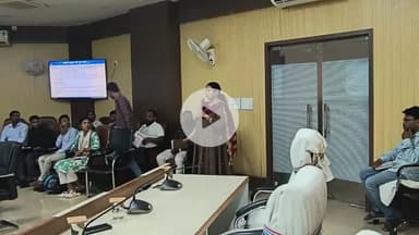 हज़ारीबाग: समाहरणालय में मतदान केंद्रों के नजरी नक्शा संबंधित एईआरओ एवं बीएलओ सुपरवाइजर को दिया गया प्रशिक्षण