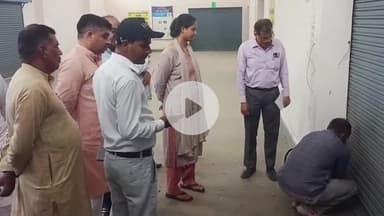 अमरोहा: अमरोहा जिलाधिकारी निधि गुप्ता ने पार्टी पदाधिकारी की उपस्थिति में EVM और VVPAT वेयरहाउस का किया निरीक्षण