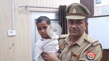 रामपुर: सिविल लाइंस इंस्पेक्टर ने चाइल्ड हेल्पलाइन टीम के साथ गुमशुदा बच्चों को सिविल लाइन क्षेत्र से ढूंढकर माता-पिता को सौंपा