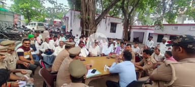 राजातालाब: रथयात्रा मेले को लेकर एडीएम ने राजातालाब तहसील पर तैयारियों को लेकर की बैठक