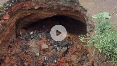 चान्हो: मूसलाधार बारिश से खूंटीटोली निवासी सलीम अंसारी का कच्चा मकान गिरा