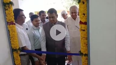 கிணத்துக்கடவு: அரசம்பாளையம் அரசு உயர்நிலைப் பள்ளி நான்கு வகுப்பறை கட்டிடத்தை கல்வித்துறை முதன்மை செயலாளர் சந்திரமோகன் திறந்து வைத்தார்