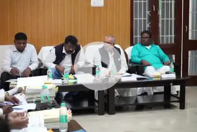 कोडरमा: झारखंड विधानसभा लोक लेखा समिति की बैठक कोडरमा परिसदन सभाकक्ष में हुई संपन्न