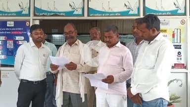 मंझनपुर: राष्ट्रीय पिछड़ा वर्ग ओबीसी मोर्चा के कार्यकर्ताओं ने मंझनपुर कलेक्ट्रेट में किया प्रदर्शन, सौंपा ज्ञापन