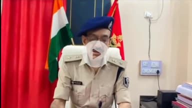 पटना ग्रामीण: पटना जंक्शन से 3 मोबाइल और एक सोने की लॉकेट के साथ 4 चोर गिरफ्तार, पटना रेल SP अमृतेंदु शेखर ठाकुर ने दी जानकारी