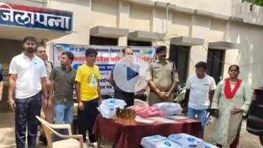 पवई: थाना प्रभारी ने थाना परिसर में बच्चों को पुरस्कार वितरित किए