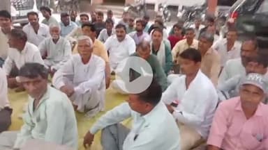 बड़ौत: बड़ौत तहसील में सूप में दलित समाज के दबंगों द्वारा खाद के गड्ढे पर कब्जे के विरोध में कश्यप समाज के लोगों ने किया धरना