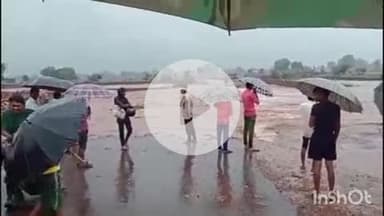 कराहल: कराहल में भारी बारिश के चलते उफान पर आए नदी-नाले, खिरखिरी के आगे संपर्क टूटा