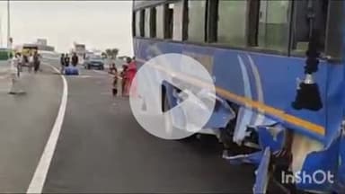 गोपालगंज: बंजारी मोड़ के पास एलिवेटेड कॉरिडोर पर दो बसों की टक्कर, एक बस क्षतिग्रस्त और छह यात्री घायल