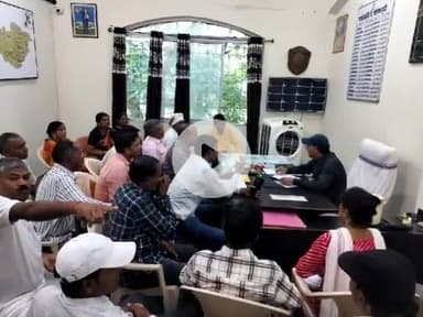 इचाक: प्रखंड मुख्यालय में किसान मित्रों की बैठक, बीज वितरण पर हुई चर्चा