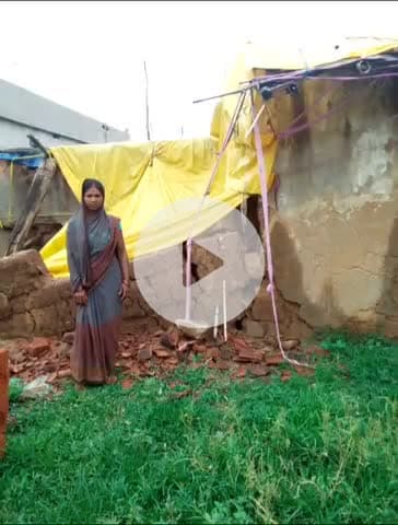 हज़ारीबाग: फुरूका गांव में बारिश से ढहा राजो देवी का कच्चा मकान, परिवार बाल-बाल बचा