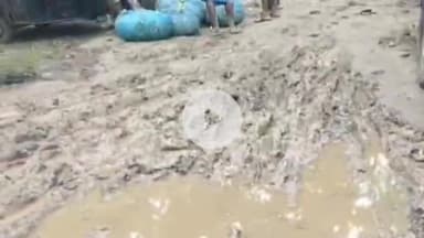 नाथनगर: मथुरापुर हटिया में बारिश के बाद कीचड़ से किसान परेशान