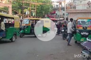 श्योपुर: नो पार्किंग जोन में अवैध रूप से खड़े किए जा रहे ऑटो व कार, गोलंबर चौक पर लगा जाम