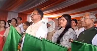 पटना ग्रामीण: पीएम नरेंद्र मोदी ने पाटलिपुत्र-गोरखपुर वंदे भारत एक्सप्रेस को वीडियो कॉन्फ्रेंसिंग के जरिए जनता को समर्पित किया