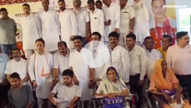 केंद्रीय राज्यमंत्री जितिन प्रसाद ने बहेड़ी में दिव्यांगो को वितरित की ट्राई साइकिल , संचालन देवस्वरूप पटेल ने किया।