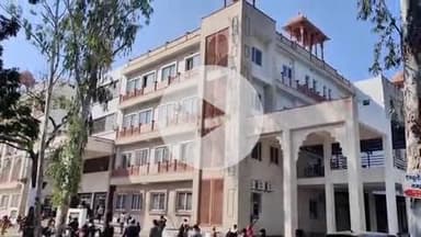 लाडपुरा: जोधपुर और उदयपुर में रेजिडेंट डॉक्टरों की मौत के मामले में कोटा के डॉक्टरों ने काली पट्टी बांधकर जताया विरोध